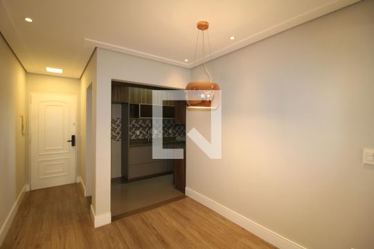 Apartamento para alugar com 2 quartos, 67m² em Chora Menino, São Paulo