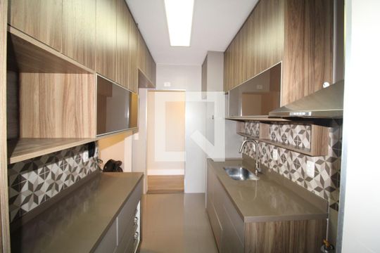 Sala / Cozinha de apartamento para alugar com 2 quartos, 67m² em Chora Menino, São Paulo