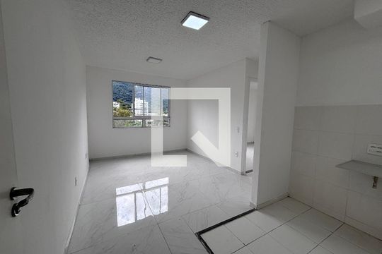 Apartamento para alugar com 2 quartos, 50m² em Vargem Pequena, Rio de Janeiro