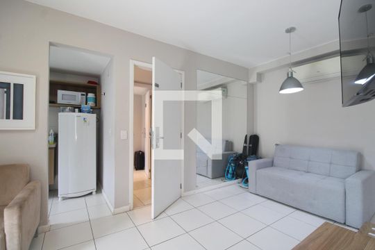 Sala - Quarto de kitnet/studio para alugar com 1 quarto, 40m² em Camorim, Rio de Janeiro