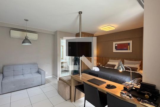 Sala - Quarto de kitnet/studio para alugar com 1 quarto, 40m² em Camorim, Rio de Janeiro
