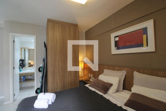 Quarto de kitnet/studio para alugar com 1 quarto, 40m² em Camorim, Rio de Janeiro