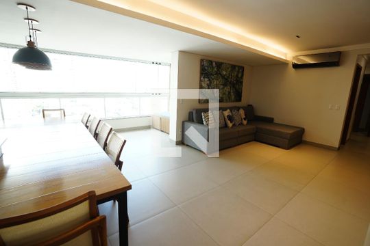 Apartamento para alugar com 4 quartos, 140m² em Setor Bueno, Goiânia