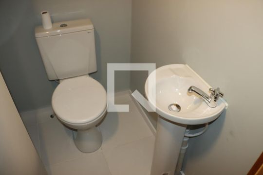 Casa de Condomínio para alugar com 2 quartos, 50m² em Jardim dos Pereiras (caucaia do Alto), Cotia