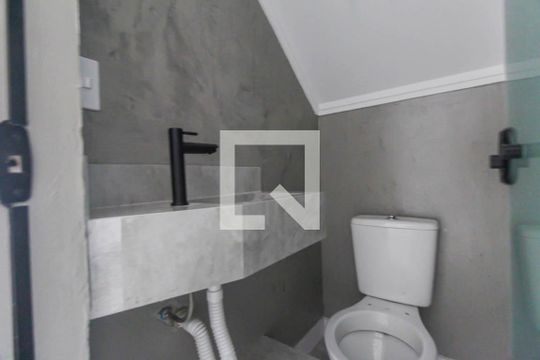 Lavabo de casa de condomínio para alugar com 2 quartos, 70m² em São Lucas, São Paulo