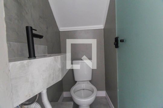 Lavabo de casa de condomínio para alugar com 2 quartos, 70m² em São Lucas, São Paulo