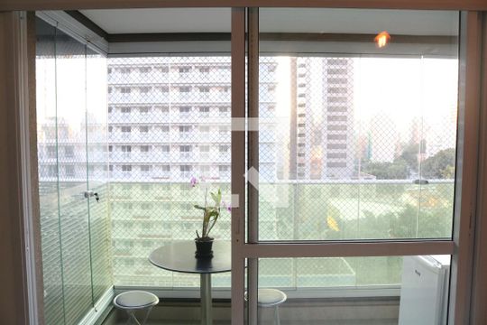 Varanda de kitnet/studio para alugar com 1 quarto, 25m² em Perdizes, São Paulo