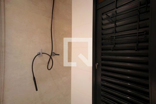 Banheiro de kitnet/studio à venda com 1 quarto, 39m² em Cruzeiro, Belo Horizonte