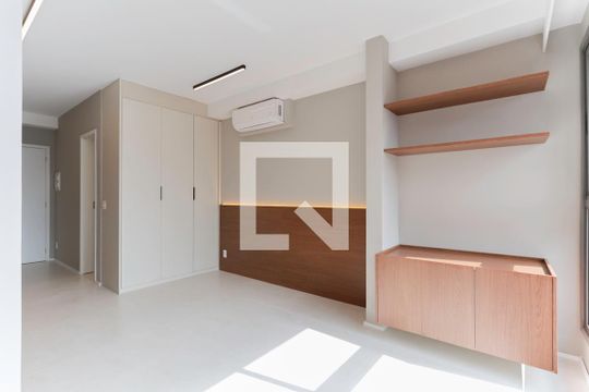 Sala/Quarto de kitnet/studio para alugar com 1 quarto, 28m² em Santana, São Paulo