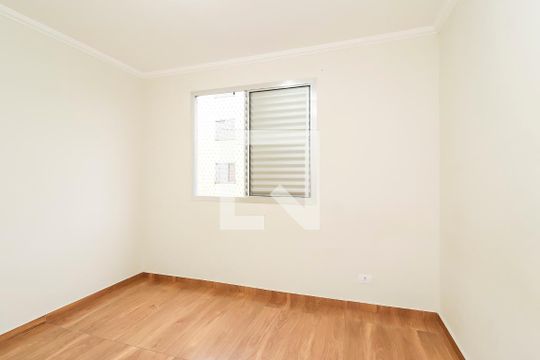 Quarto 1 de apartamento à venda com 2 quartos, 45m² em Jardim Redil, São Paulo