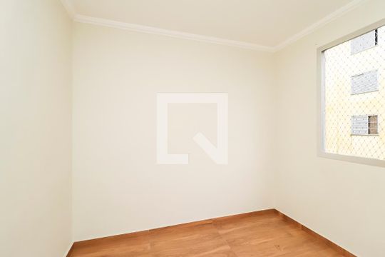 Quarto 1 de apartamento à venda com 2 quartos, 45m² em Jardim Redil, São Paulo