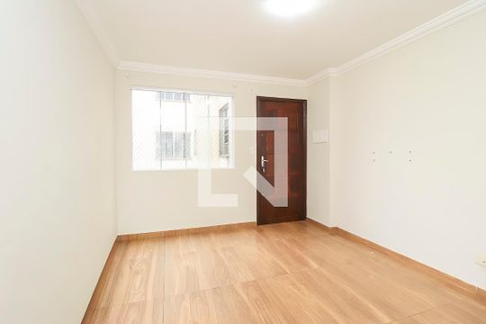 Sala de apartamento à venda com 2 quartos, 45m² em Jardim Redil, São Paulo