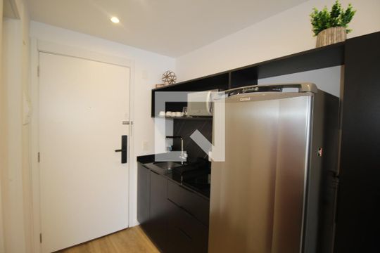 Studio de kitnet/studio para alugar com 0 quarto, 28m² em Boa Vista, Porto Alegre