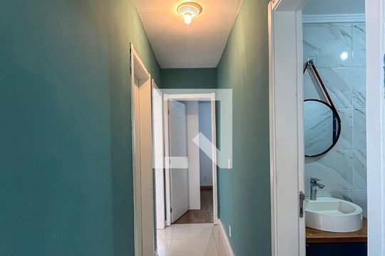 Corredor de apartamento para alugar com 3 quartos, 63m² em Jardim Celeste, São Paulo