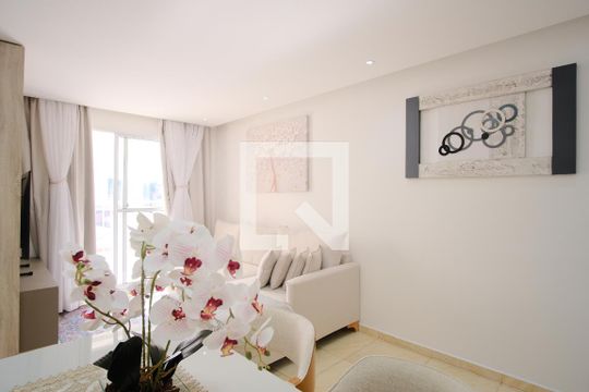 Apartamento à venda com 3 quartos, 67m² em Guaiauna, São Paulo
