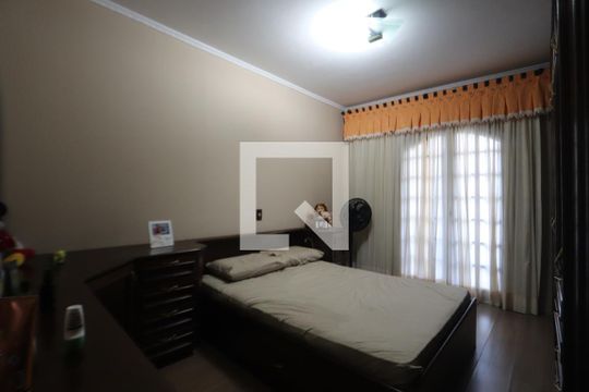 Suíte de casa à venda com 3 quartos, 125m² em Jardim Iva, São Paulo