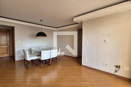 Sala de apartamento para alugar com 2 quartos, 78m² em Vila Assunção, Santo André