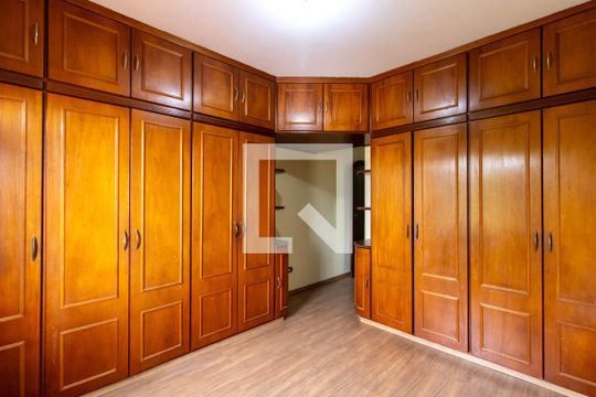 Suíte de casa para alugar com 3 quartos, 210m² em Jardim Rosa de Franca, Guarulhos