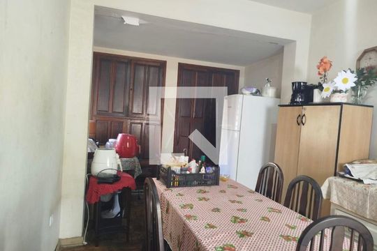 Casa à venda com 4 quartos, 156m² em Parque São Quirino, Campinas