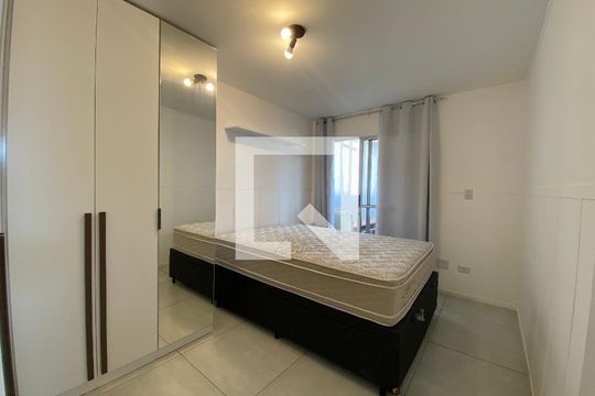 Quarto 1 de apartamento para alugar com 1 quarto, 59m² em Vila Polopoli, São Paulo
