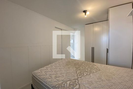 Quarto 1 de apartamento para alugar com 1 quarto, 59m² em Vila Polopoli, São Paulo