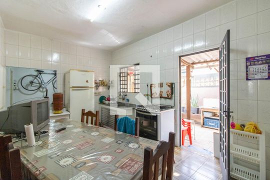 Cozinha de casa à venda com 4 quartos, 241m² em Jardim Tranquilidade, Guarulhos