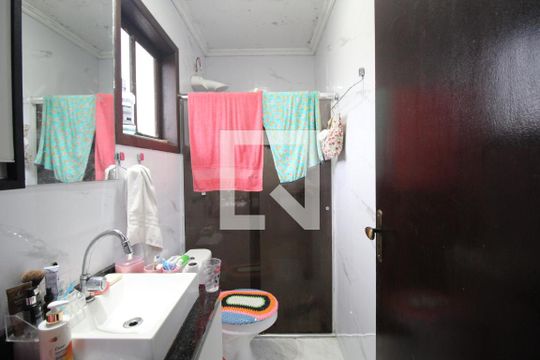 Banheiro da Suíte 1 de casa à venda com 3 quartos, 170m² em Jardim Itu, Porto Alegre