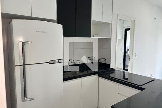 Sala/Cozinha de apartamento para alugar com 1 quarto, 40m² em Tamboré, Barueri