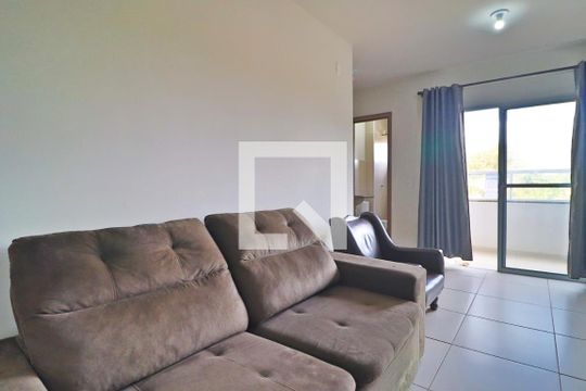 Sala de apartamento para alugar com 2 quartos, 60m² em Morumbi, Uberlândia