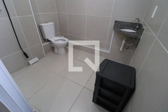 Banheiro do Quarto 1 de apartamento para alugar com 2 quartos, 60m² em Morumbi, Uberlândia