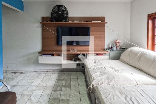 Casa à venda com 4 quartos, 270m² em Jardim Marisa, São Paulo