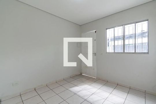 Casa 1 - Sala de casa à venda com 4 quartos, 100m² em Vila Babilonia, São Paulo