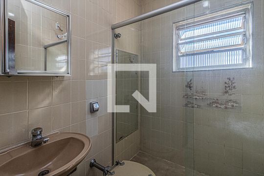 banheiro social_1 de casa à venda com 3 quartos, 205m² em Sacomã, São Paulo