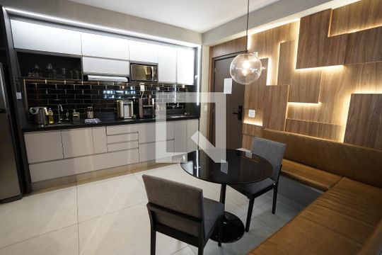 Apartamento à venda com 2 quartos, 61m² em Setor Bueno, Goiânia
