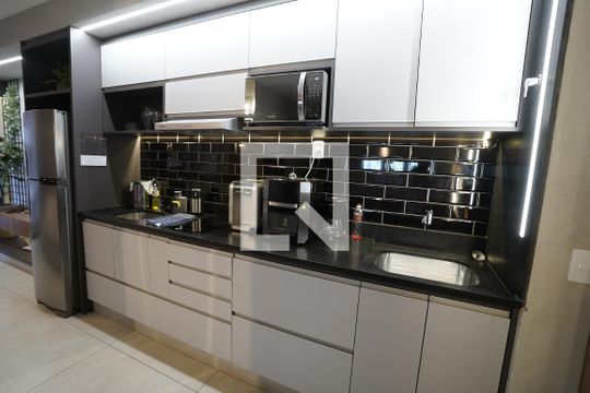 Apartamento à venda com 2 quartos, 61m² em Setor Bueno, Goiânia