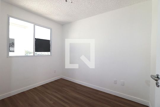 Quarto 2 de apartamento à venda com 2 quartos, 43m² em Rubem Berta, Porto Alegre