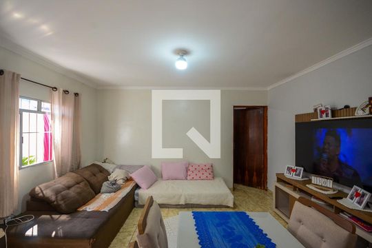 Casa à venda com 4 quartos, 300m² em Vila Primavera, São Paulo