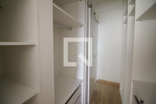 Closet da suíte 1 de apartamento à venda com 2 quartos, 65m² em Tanque, Rio de Janeiro