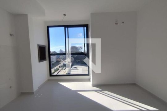 Sala / Cozinha  de apartamento para alugar com 2 quartos, 52m² em Serraria, São José