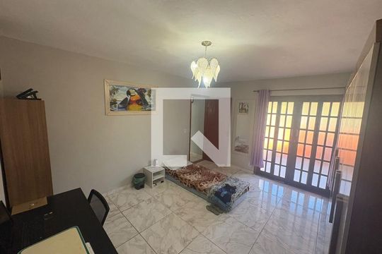 Sala de casa para alugar com 4 quartos, 480m² em São José de Imbassai, Maricá