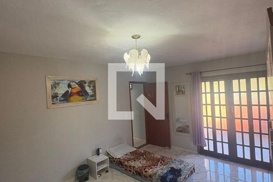 Sala de casa para alugar com 4 quartos, 480m² em São José de Imbassai, Maricá