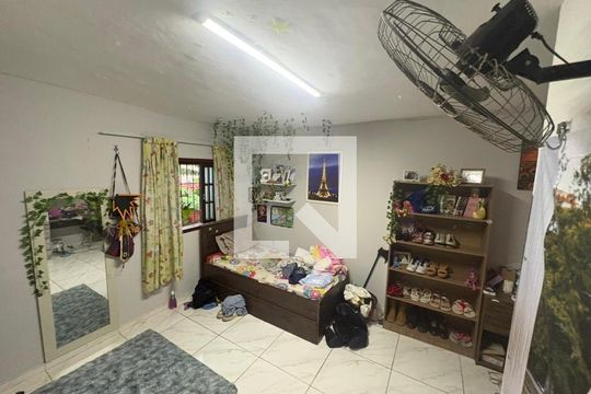 Sala de casa para alugar com 4 quartos, 480m² em São José de Imbassai, Maricá