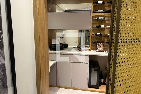 Escritório de apartamento à venda com 3 quartos, 53m² em Empresarial 18 do Forte, Barueri