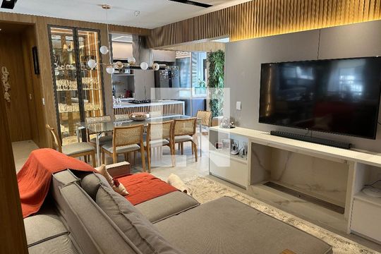 Sala de Estar de apartamento à venda com 3 quartos, 53m² em Empresarial 18 do Forte, Barueri