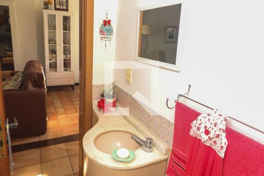 Lavabo de casa de condomínio à venda com 3 quartos, 212m² em Cavalhada, Porto Alegre