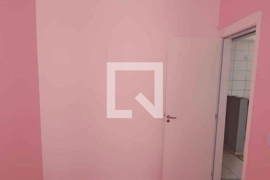 Quarto de apartamento para alugar com 2 quartos, 43m² em Cosmos, Rio de Janeiro