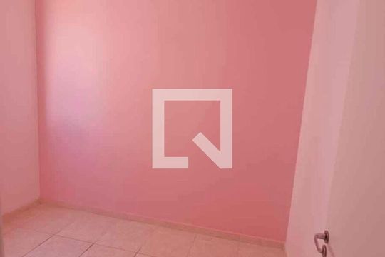 Quarto de apartamento para alugar com 2 quartos, 43m² em Cosmos, Rio de Janeiro
