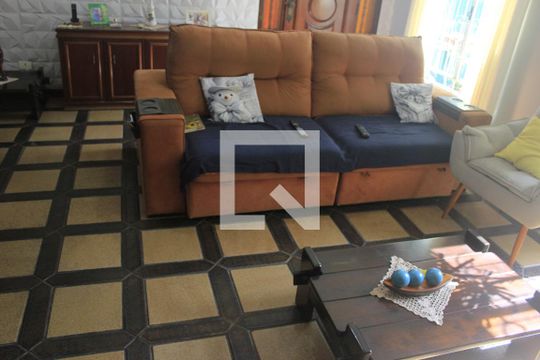 Sala  de casa à venda com 4 quartos, 180m² em Vila Ristori, Guarulhos