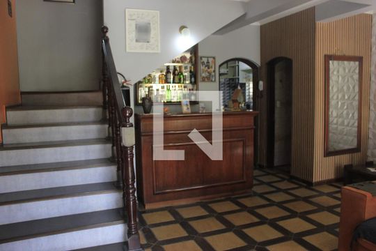 Sala  de casa à venda com 4 quartos, 180m² em Vila Ristori, Guarulhos