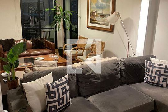 Sala de apartamento à venda com 3 quartos, 178m² em Moema, São Paulo